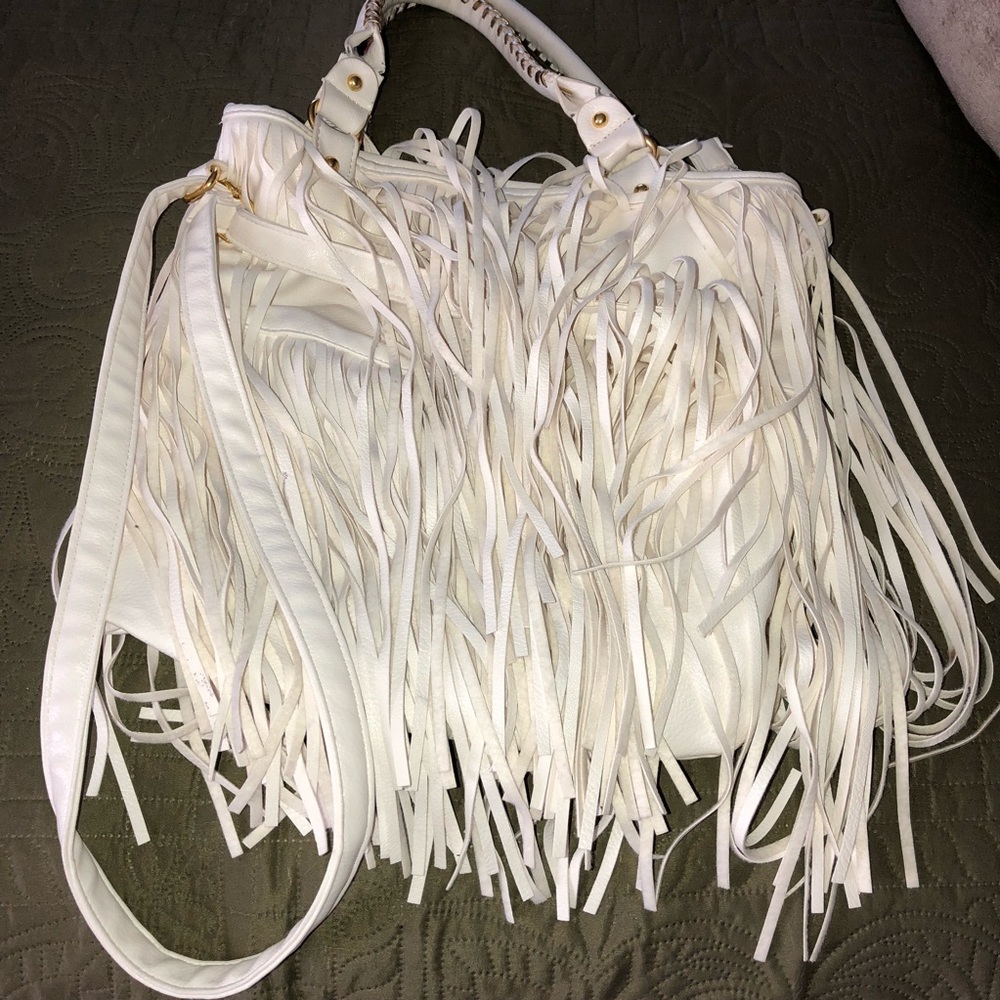White Fringe Handbag 💋